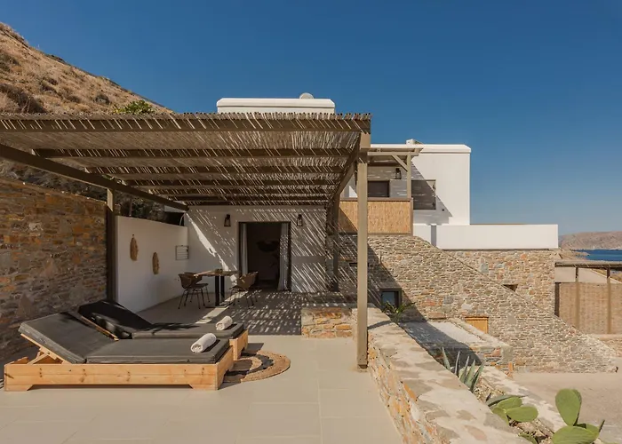 Amal Kythnos Suites
