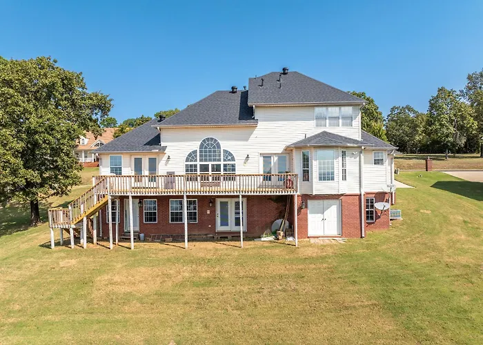 Adelines Lake View Elegant Home In Gated Community Sleeps 15