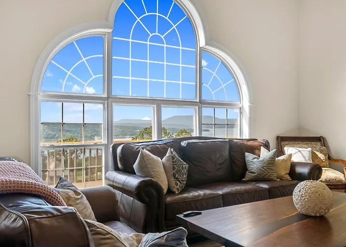 Adelines Lake View Elegant Home In Gated Community Sleeps 15