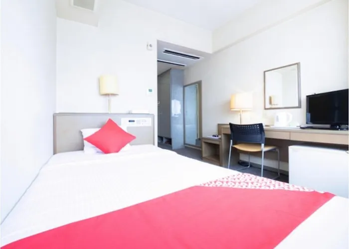 Hotel Drake - Vacation Stay 61996V