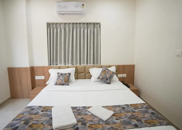Maruti Grand Hotel