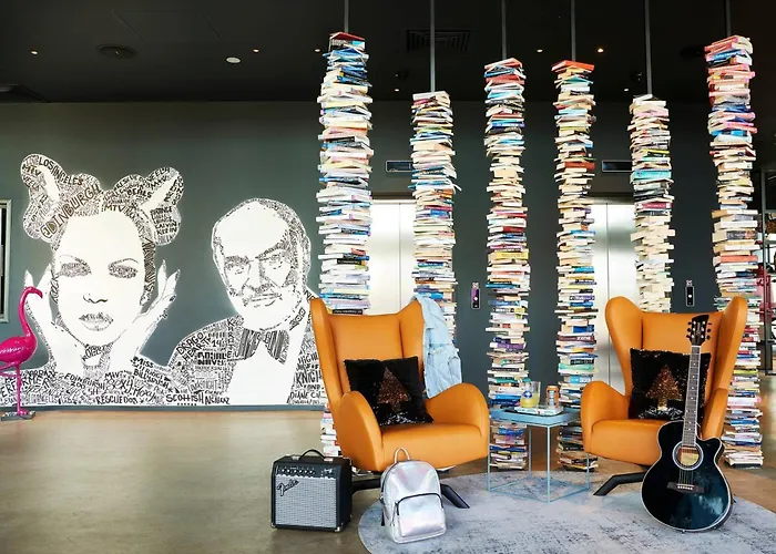Moxy Edinburgh Airport