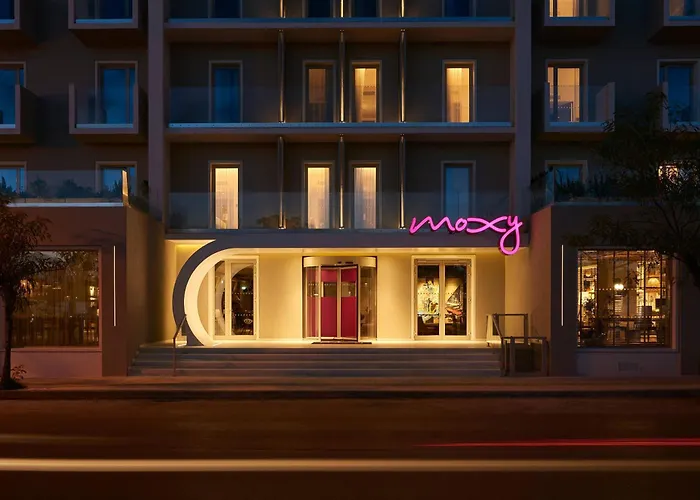 Moxy Patra Marina