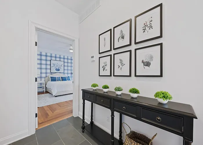 Luxury Boutique Downtown Private Unit