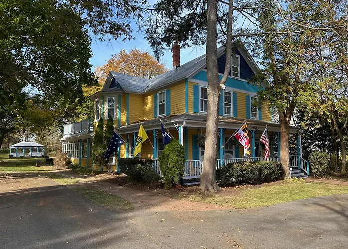 Inn On Fox Meadow - Spacious Victorian Inn