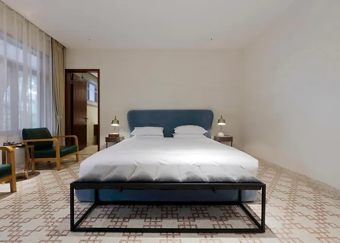 Linggan Linghai Hotel