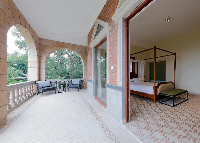 Linggan Linghai Hotel