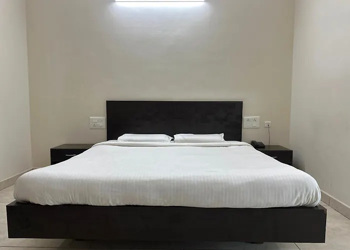Super Hotel O Sar Residency