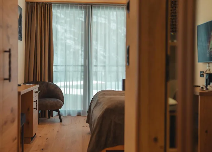 Hotel Porta Cervino - Parking & Dining