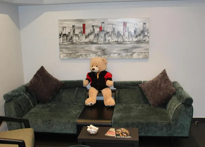 M&M Park Hotel