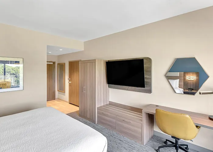 Holiday Inn Express & Suites Fort Walton Beach - Eglin Area By Ihg