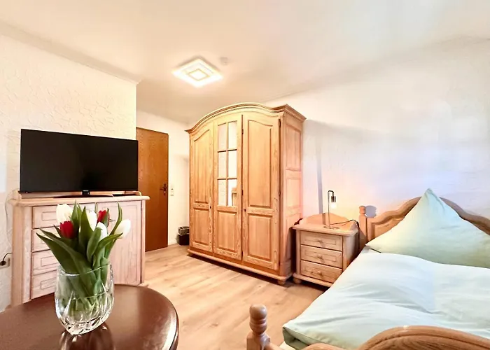 Hotel Deutsches Haus Mit Wlan Und Parkplatz, Hdz Und Kliniken In Der Naehe, Direkt An Der A2 Und A30 Gelegen