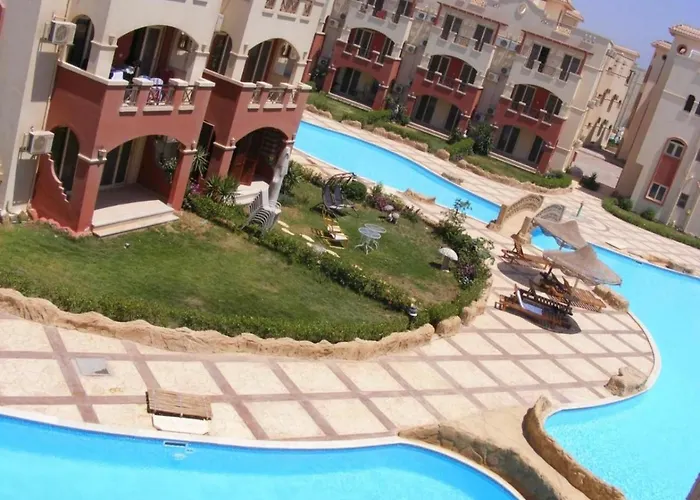 La Sirena Double Room With Mountain View, Families And Couples Only, Extra Of 200 Egyptian Pounds Per Adult Person Per Stay ,To Be Paid To The Resort