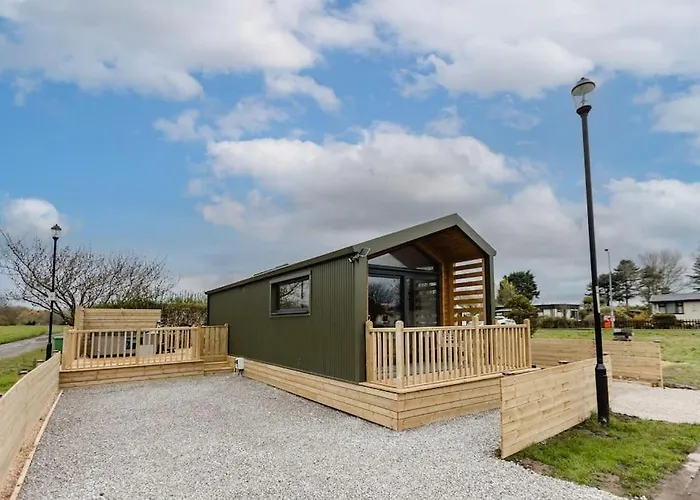 Lowfield Lodge & Hot Tub - Humberston Fitties Beach