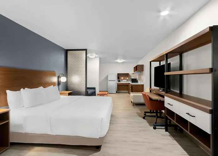 Everhome Suites Glendale Sports Entertainment District By Choice Hotels