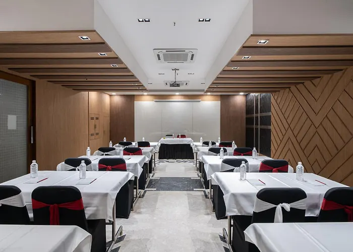 The Suncourt Hotel Yatri