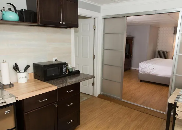 Knotty Pine Motel