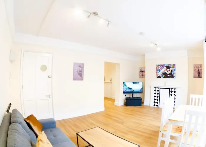 Cozy 4-Guest Getaway In The Heart Of Ipswich