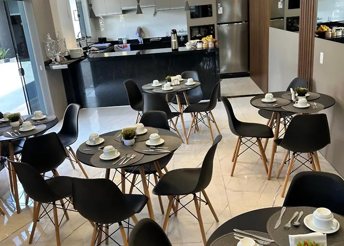 Hotel Aris
