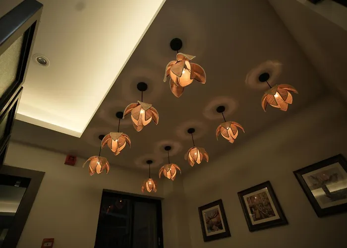 Hotel The Avoir Asansol