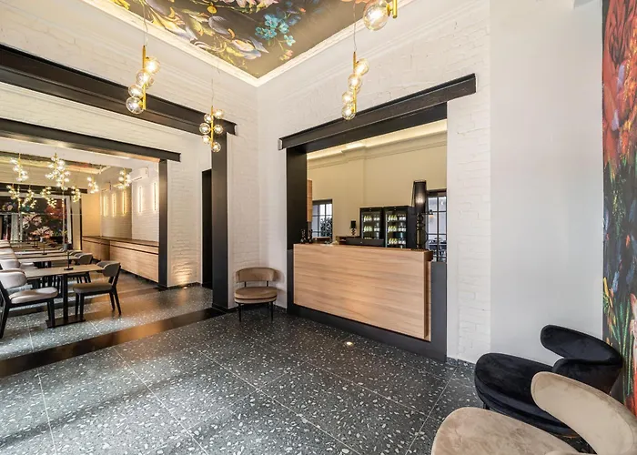 Urban Hotel
