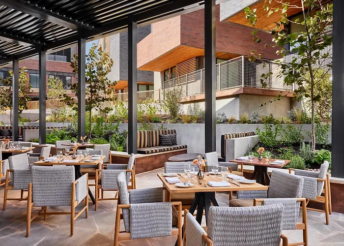 Bowie House, Auberge Collection