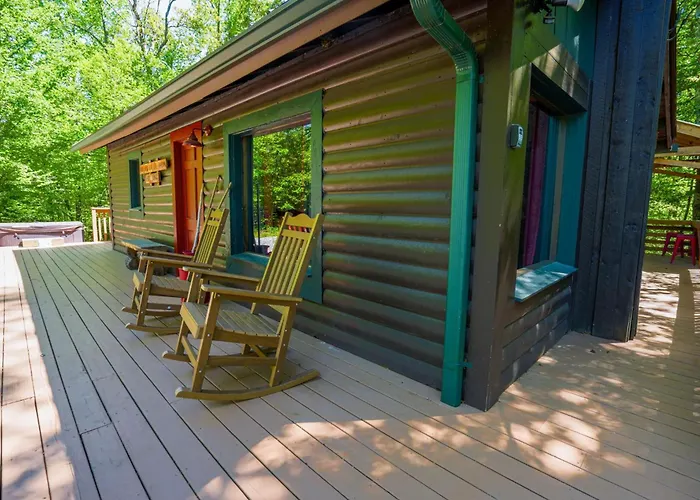 The Big Little Cabin - Hot Tub - Playground