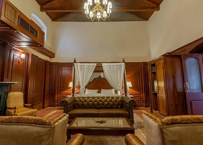 Cecil By Pearl Continental