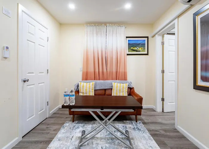 Luxe Retreat 2 Bedroom Hideaway Minutes From Nyc