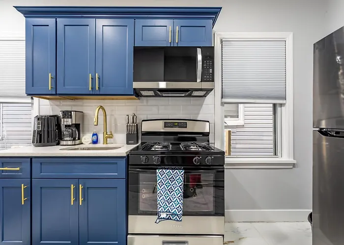 Modern Escape 3Br Apt With Parking