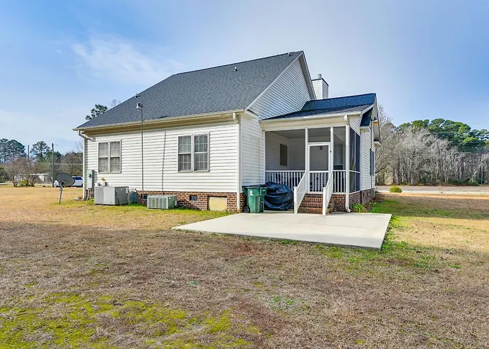 9 Mi To Dtwn: Greenville Home W/ Screened Patio!