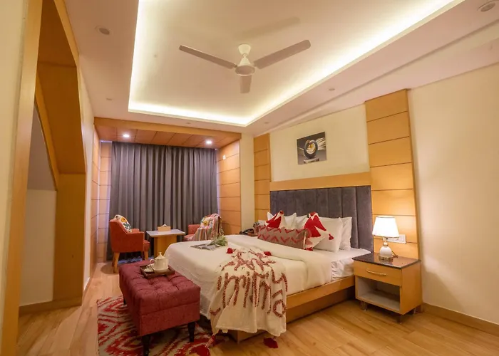 Super Hotel By Perfectstayz Mall Road