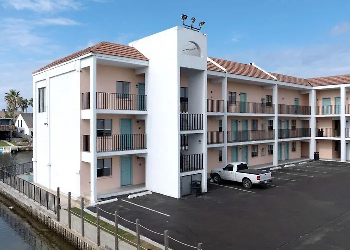 WindWater Hotel&Marina