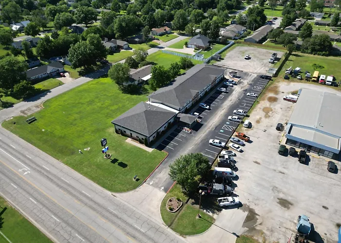 Express Inn Parsons