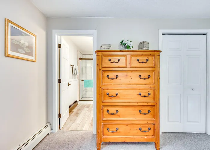 Spacious Bartlett Condo W/ Balconies & Pool!