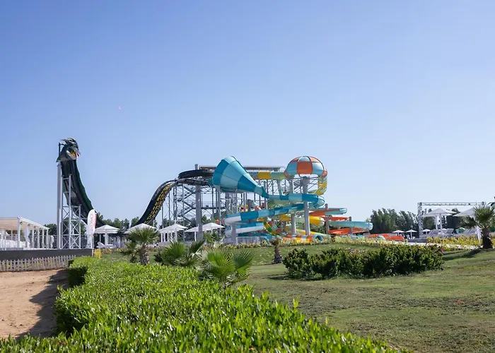 Sirena Beach Resort & Spa