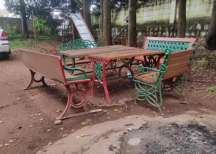 Woodside Resort And Cafe