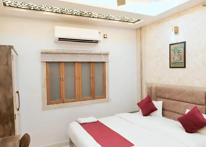 Hotel Shivsudhaa