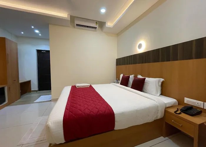 Hotel Deepakam Inn