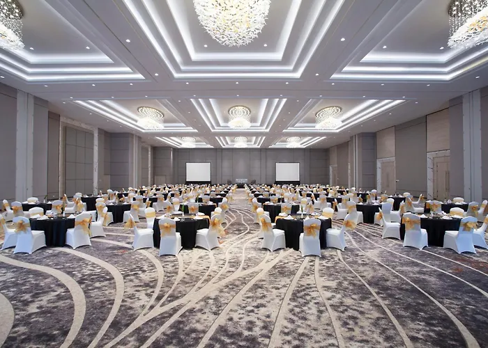 Harris Hotel & Convention Cibinong City Mall Bogor