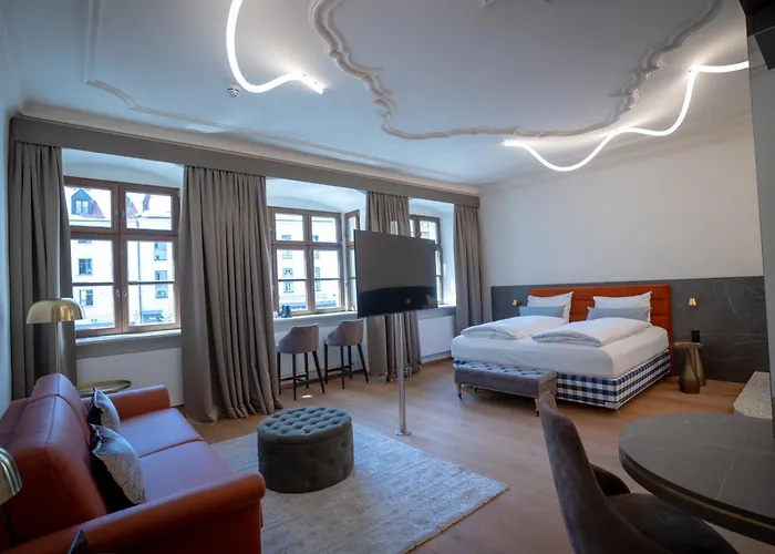 Maxim Suites By Elias Holl