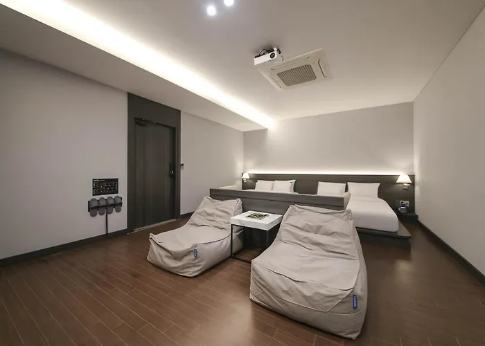 H Avenue Hotel Sangmu Branch