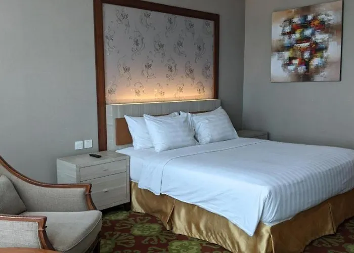 Five Premiere Hotel