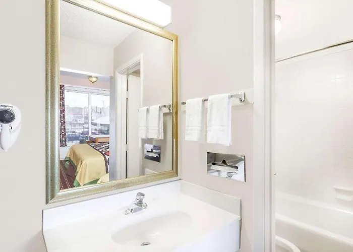 Arya Inn & Extended Stay