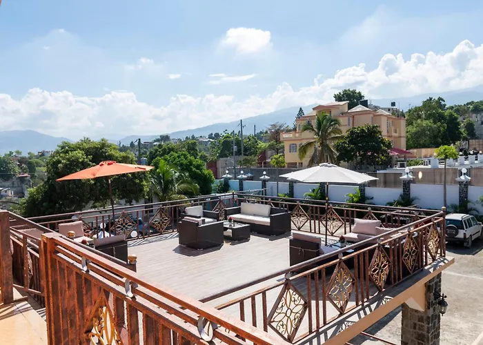 Vivy Hill'S Hotel