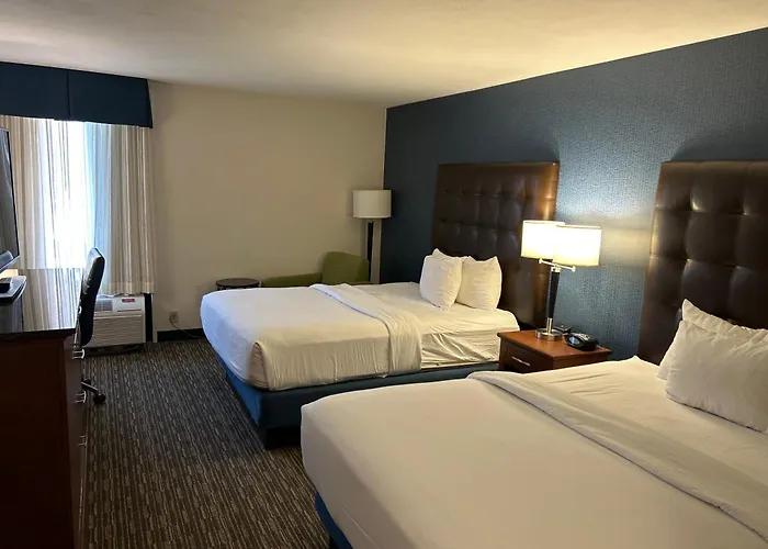 Heritage Inn & Suites St Louis Fenton, Trademark By Wyndham