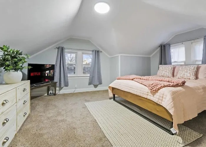 Oak Park 5Bd 2Bth Sleeps 11 With 3 Private Parking