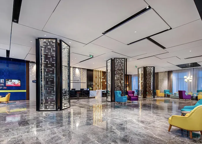 Hampton By Hilton Zhangjiajie Tianmen Mountain -Situated Opposite The Tianmen Mountain Cable Car Station -Provide Free Airport Shuttle Service - English-Speaking Customer Service