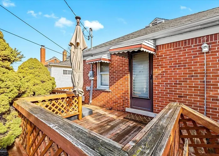 Newly Renovated 4 Bedroom 2 Bath Downtown Dearborn