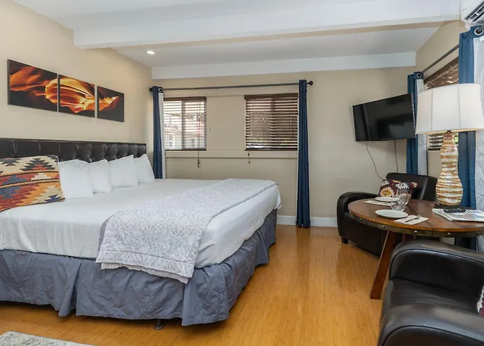The Flagstone Boutique Inn & Suites
